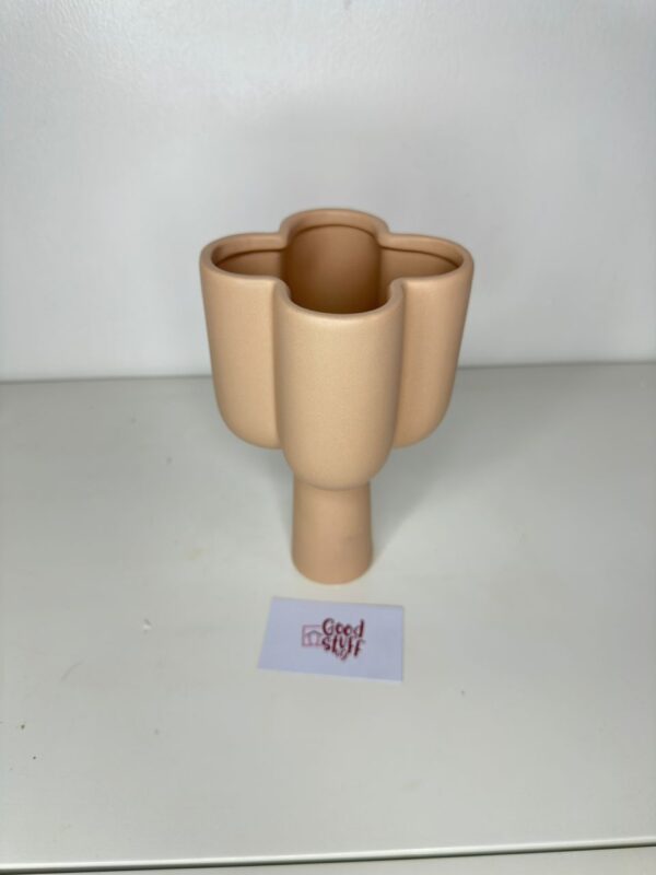 Quinn ceramic flower shape vase 11.8*11.8*22.8 cm